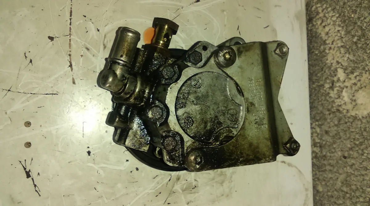 012605 Land Rover Freelander 2.0 Td4 Power Steering Pump Assembly Qvu100660 1
