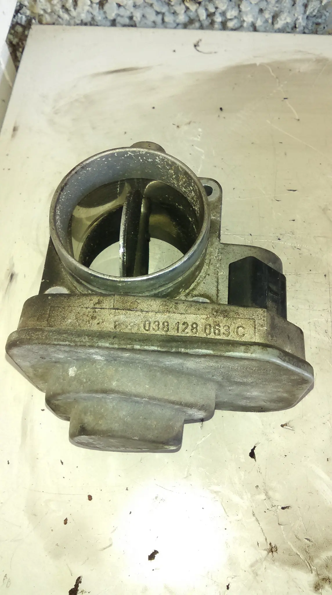 Vw Golf Mk5 2.0 Sdi Diesel Bdk Engine Throttle Body 038 128 063 C, 038128063C Ref 3781 1
