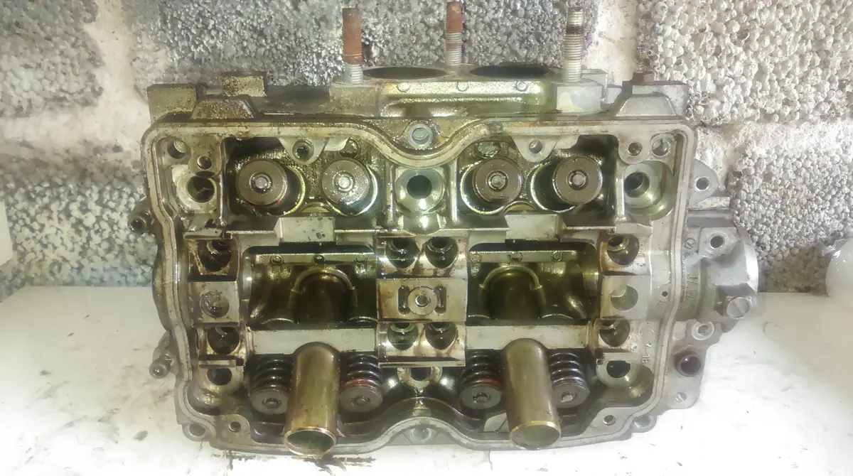 2005 Subaru Legacy 2.0 Ej20 Engine Cylinder Head Ref 3528 1