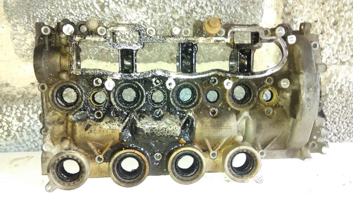 000 2955 Year 2009 Ford Focus 1.6 Tdci Hhda 90Ps Engine Cylinder Head 2