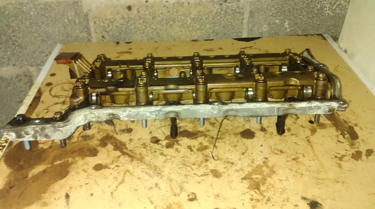 Cylinder Head Cover Mercedes E-Class W211 200 Kompressor 271.941 R2710510902 Ref P0084 1
