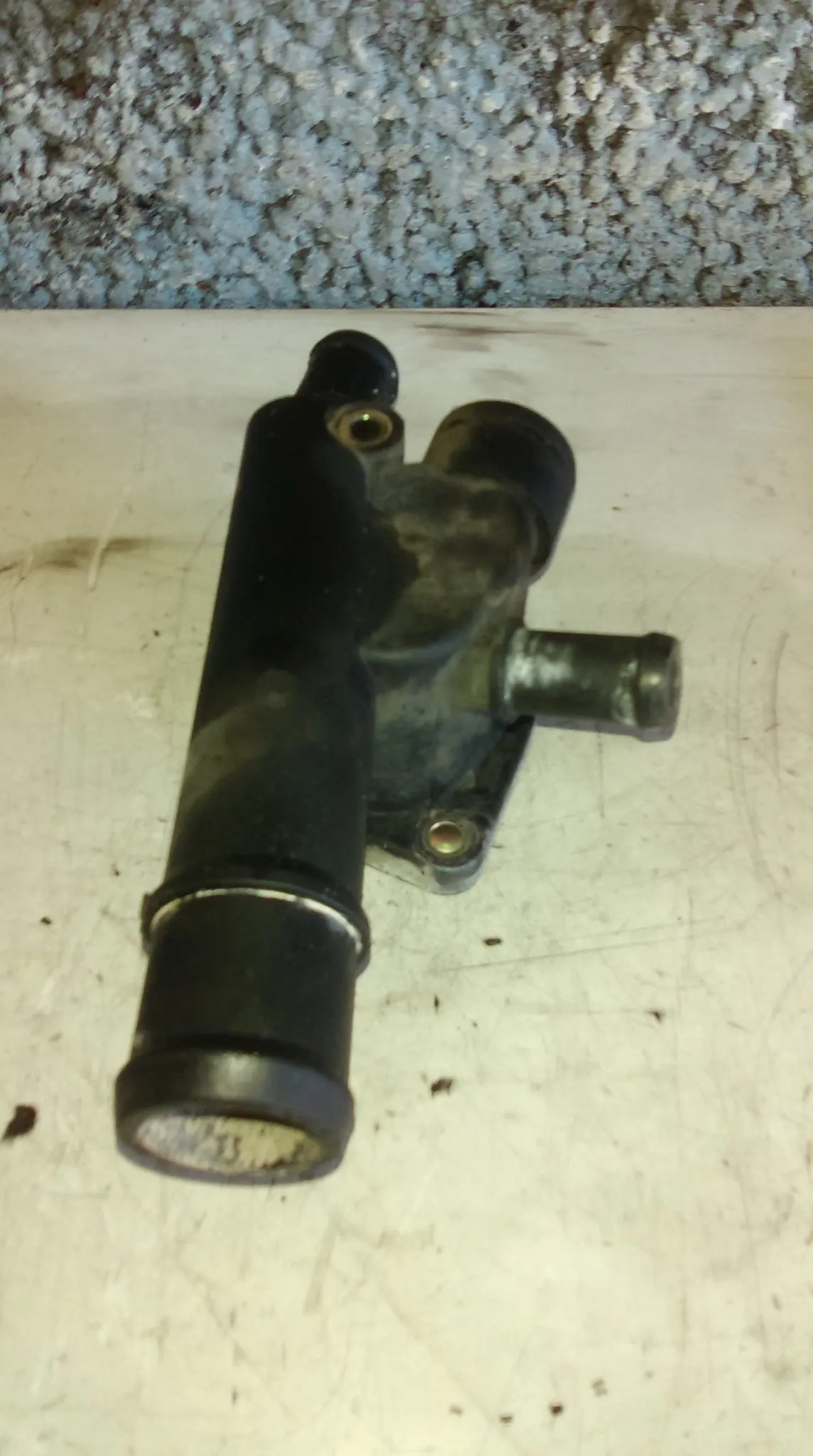 2006 1.9 Tdi Bkc Bxe 105 Bhp Vw Golf Temprature Sensor Housing 038121132D, 038 121 132 D Ref 3793 1