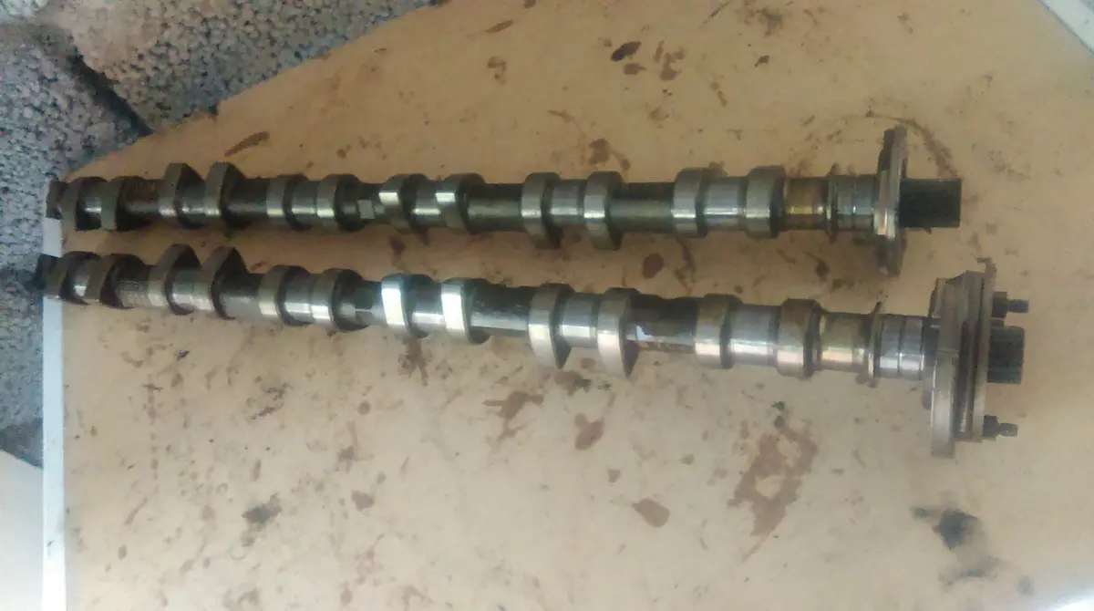 2000 Bmw 5 Series E39 523I Se M52 256S4 2.5 L Exhaust And Inlet Camshafts Camshaft Ref P0032 1