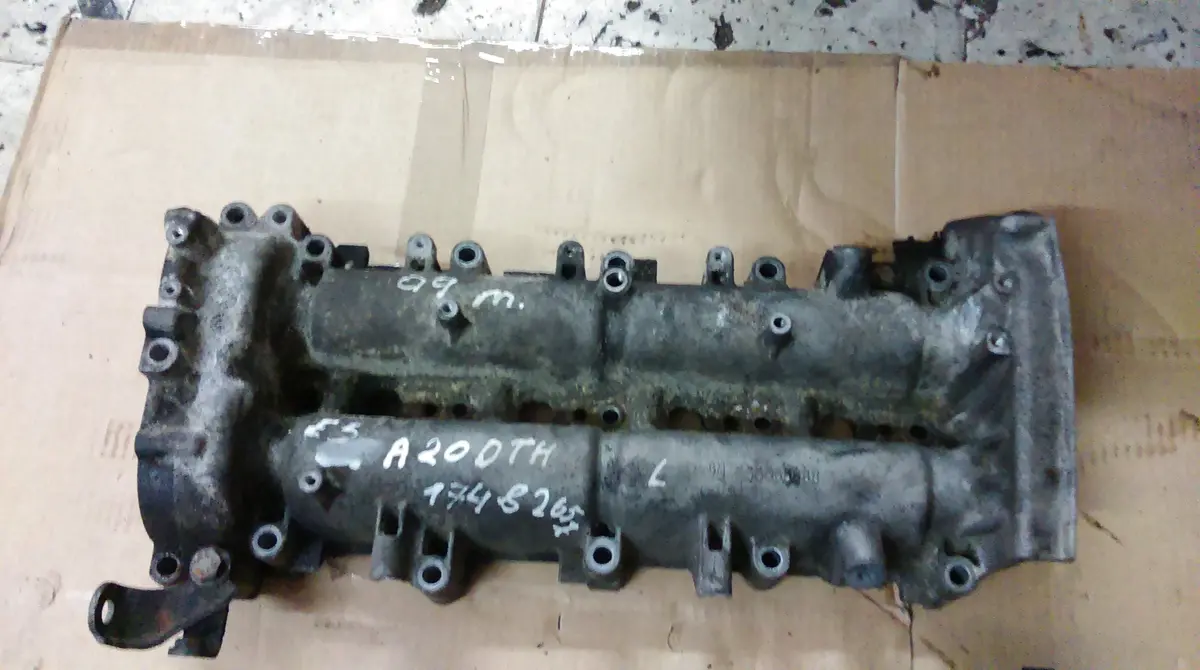 Vauxhall / Opel Insignia Year 2009 Engine Code A20dth Pair Of Camshafts And Camshaft Carrier 1