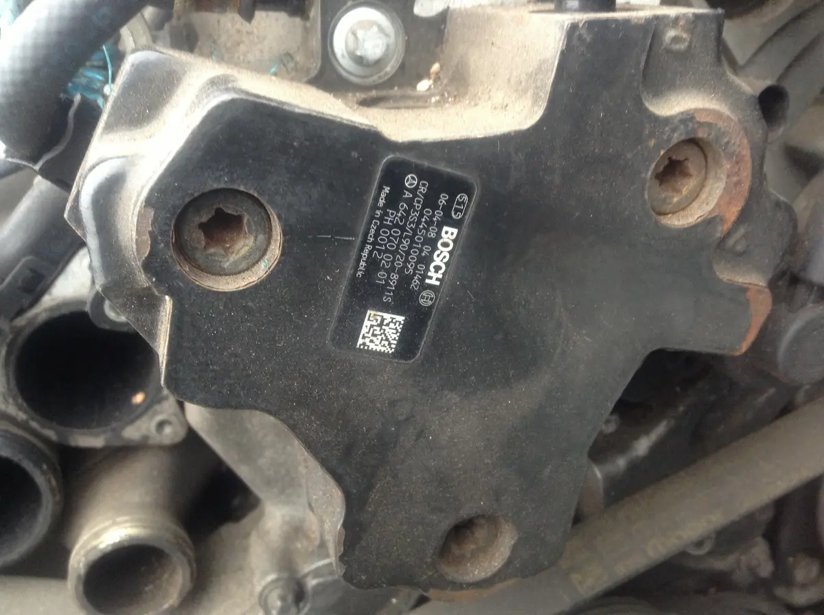 Chrysler 300C Jeep Grand Cherokee 3.0 Crd High Pressure Fuel Pump A6420700201, Bosch 0445010095 1