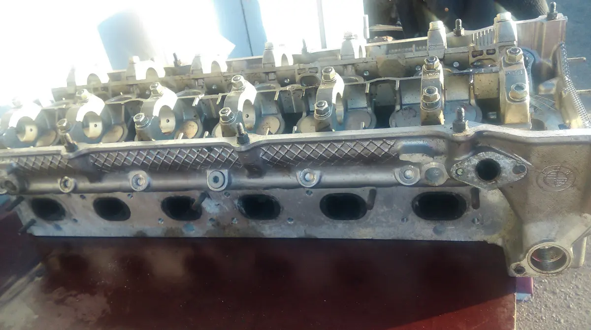 2003 Bmw E46 323 325 2.5 Petrol Engine 256S Head 1