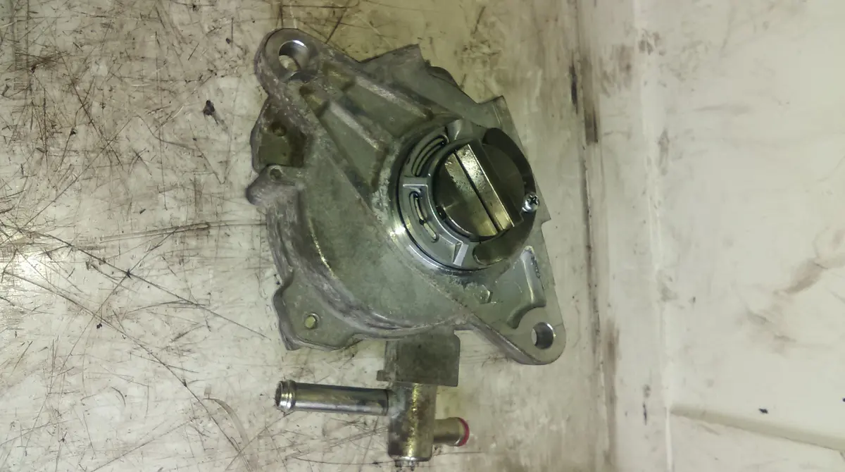2012 Mitsubishi Outlander 2.3 Diesel Engine 4N14 Vacuum Pump Ref A0732 1