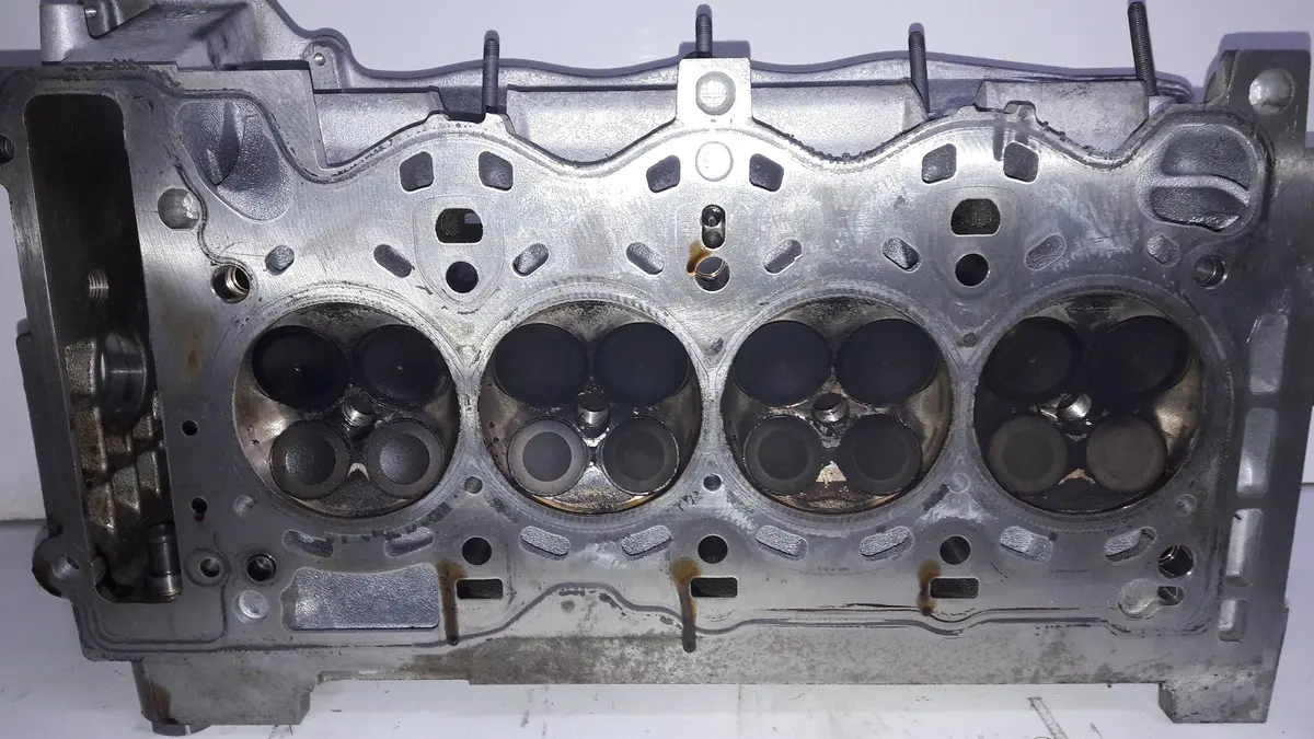 Bmw 1 3 Series E81 E87 E90 N45 B16a Genuine Cylinder Head 7505975 N45b16a 1