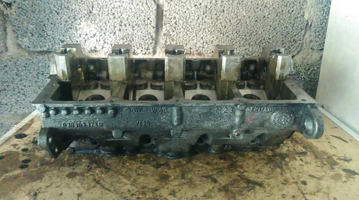 Vw Passat B6 1.9 Tdi 105 Bxe Cylinder Head 038103373R, 038 103 373 R Ref P0191 1