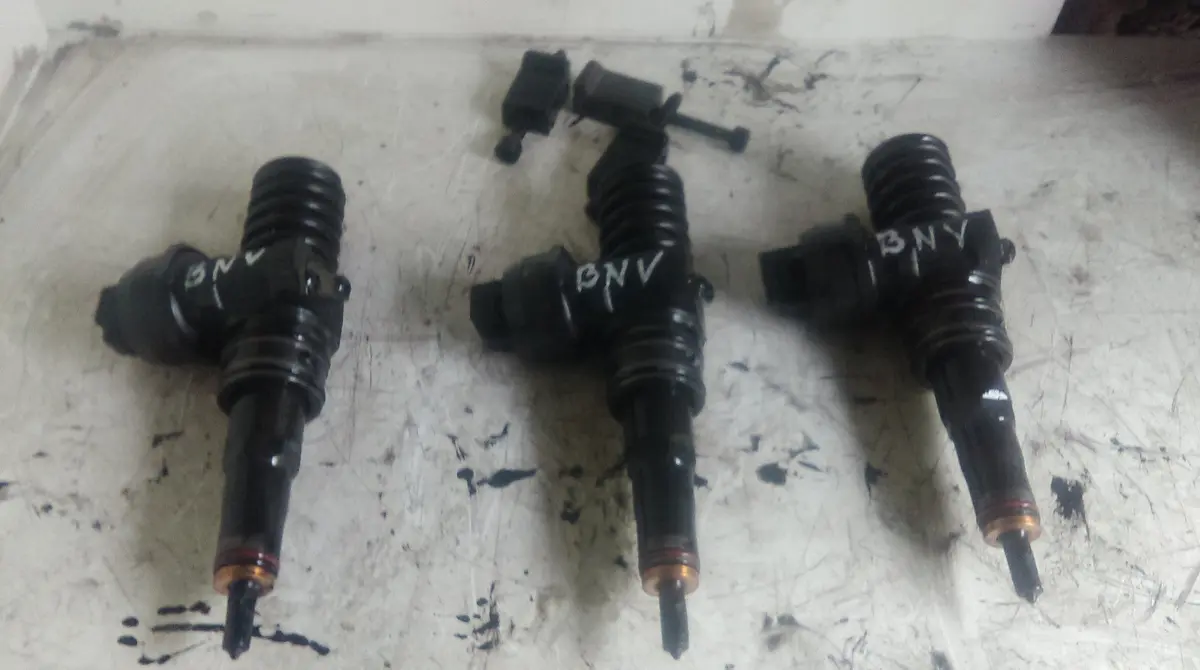 Bosch Vw 1.9 Tdi Pd Injector Injectors Bkc Bxe Bnv 038 130 073 Ag 038130073Ag Ref 0327 1