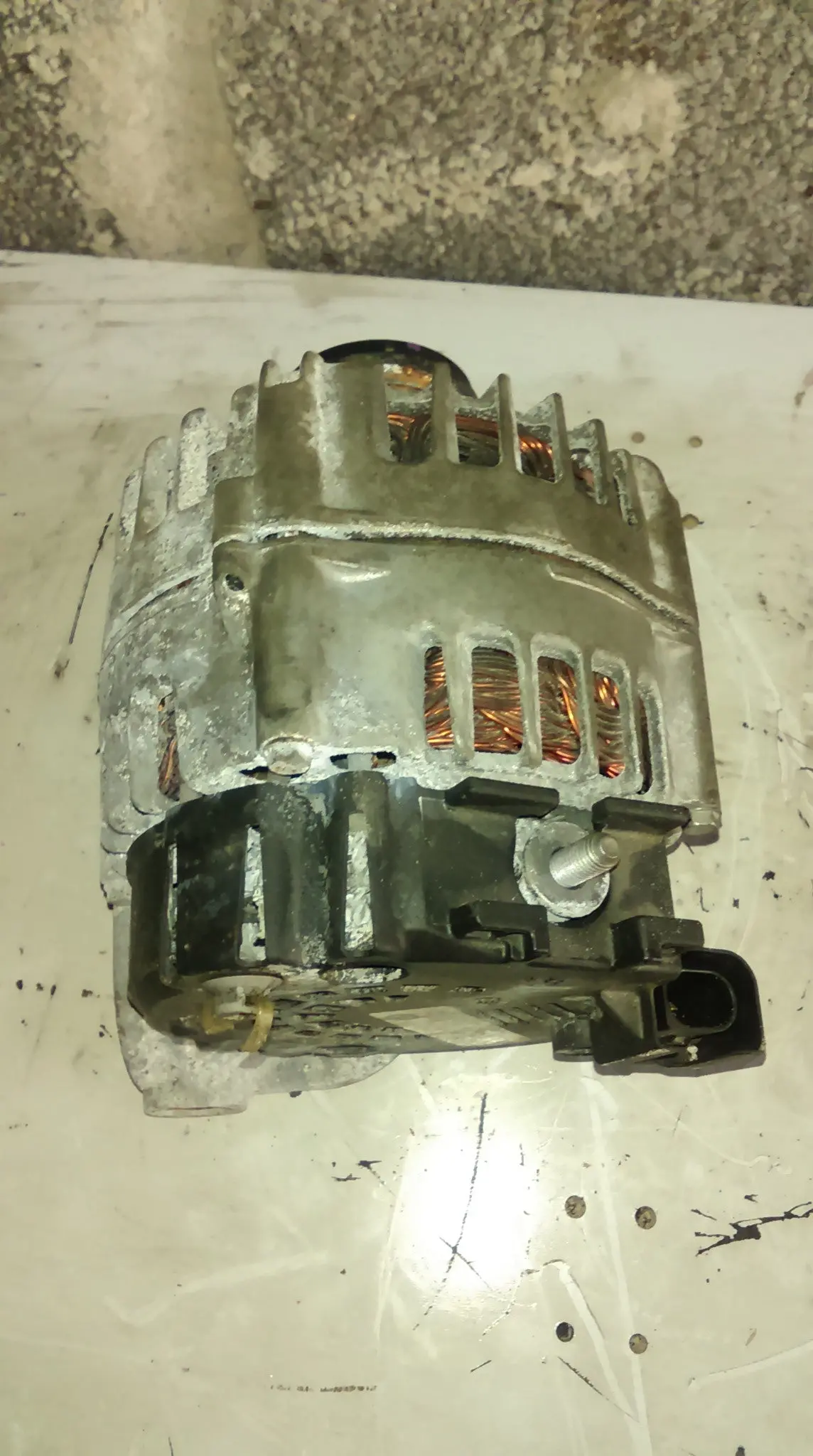 Genuine Bmw Series 1 F20 14V 2010-2014 Fg8d111 Alternator Valeo S:8519890 Ai01 For Spares Or Repairs Ref 2602 1