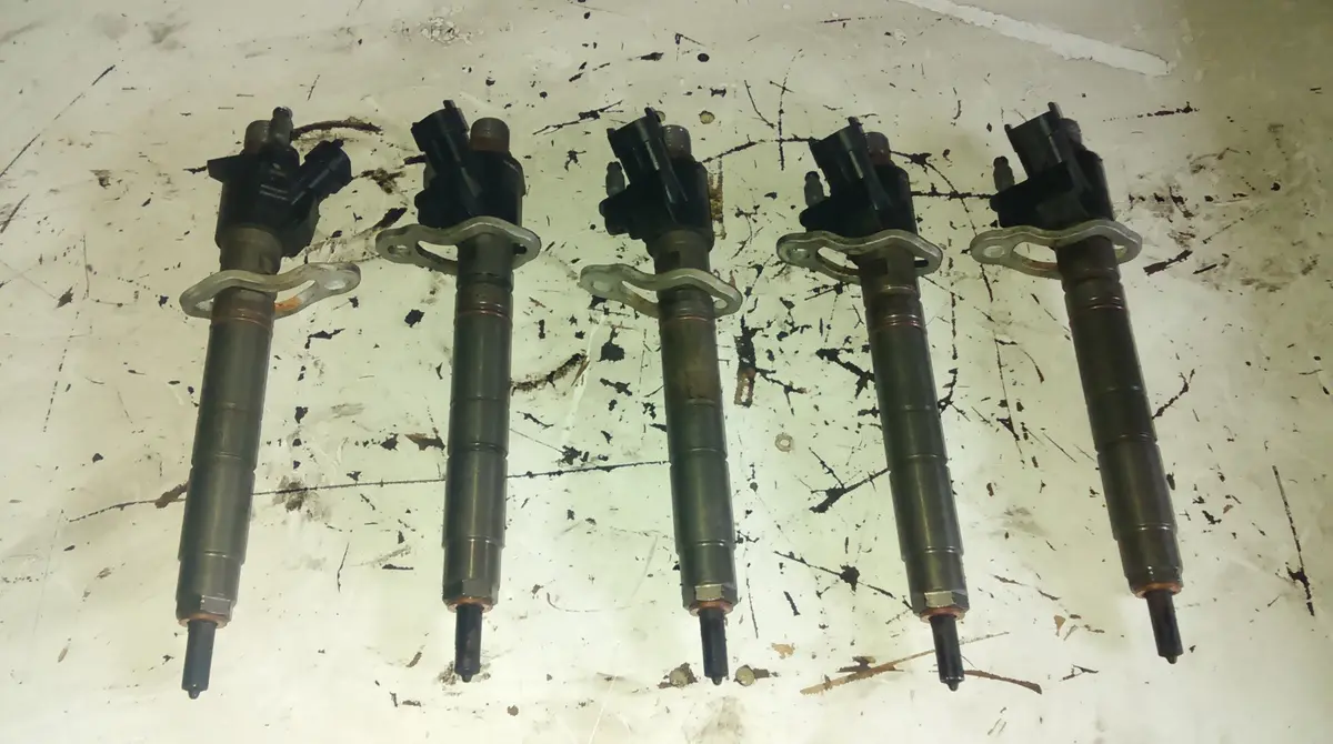 012831 Year 2014 Volvo V60 V70 2.4 D5 Diesel Fuel Injector 0 445 116 016, 0445116016, Engine Code D5244t15 1