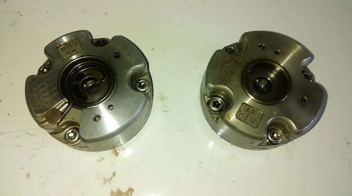 012872 Year 2007 Audi 4.2 V8 Fsi Rs4 Engine Code Bns Exhaust, Inlet Cam Shaft Adjuster Sprocket Pulley Oem 1
