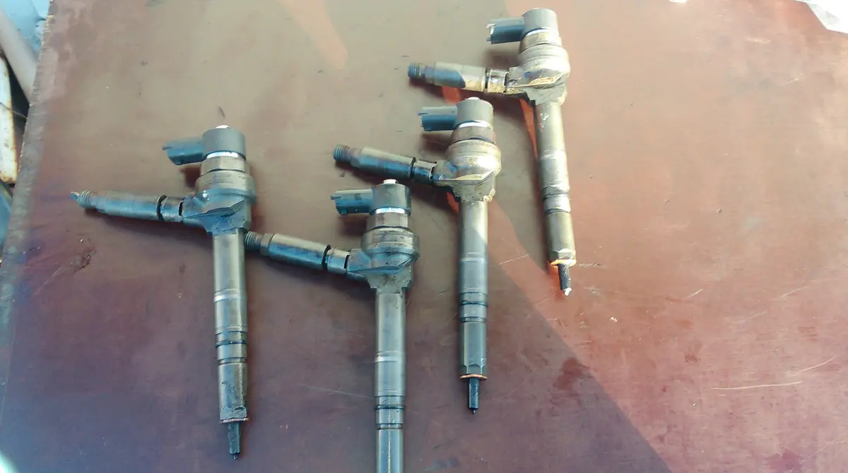 Genuine 2004-2009 Vauxhall/Opel Astra 1.7 Cdti  Z17dth Fuel Injector 0445 110 175, 0445110175 Ref 2266 1
