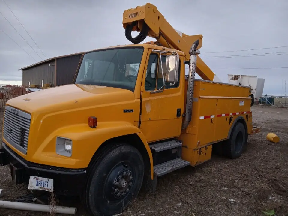 93 Freightliner Bucket Truck 1