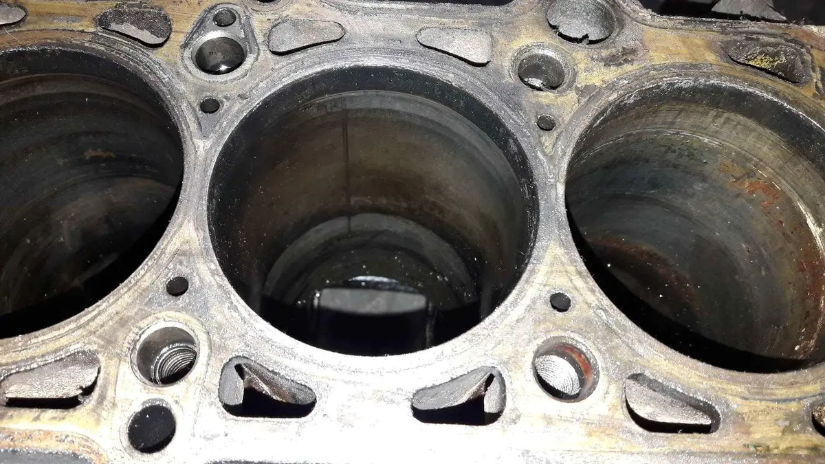 Volkswagen Vw Crafter 2006-2010 2.5 Tdi Engine Block Cylinder Block 076103021 2