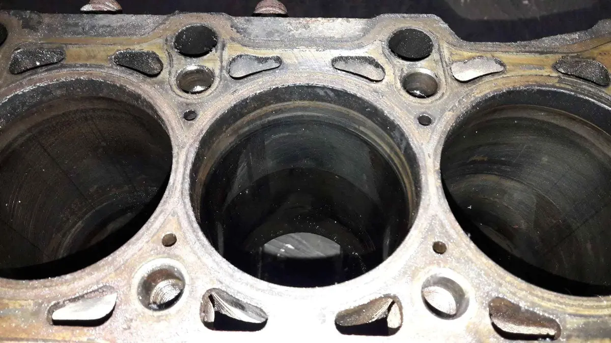 Volkswagen Vw Crafter 2006-2010 2.5 Tdi Engine Block Cylinder Block 076103021 1