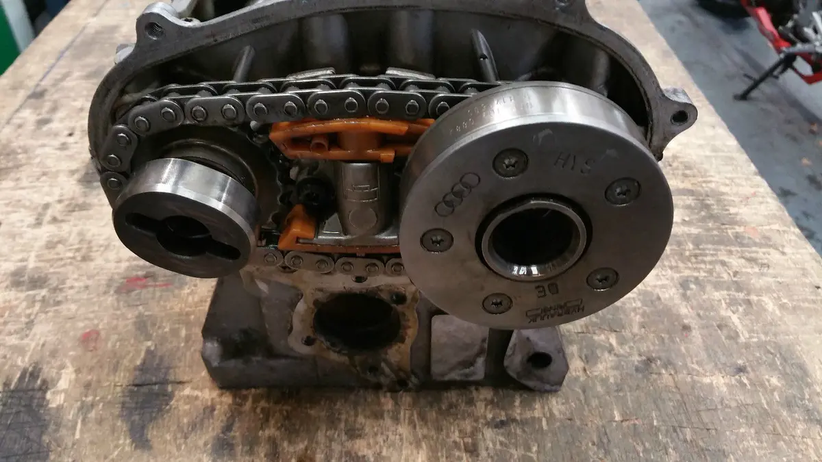 Audi A4 B6 2.0 2,0 Fsi Petrol Engine Cylinder Head 06D103373al 06D 103 373 Al Awa Axw 1