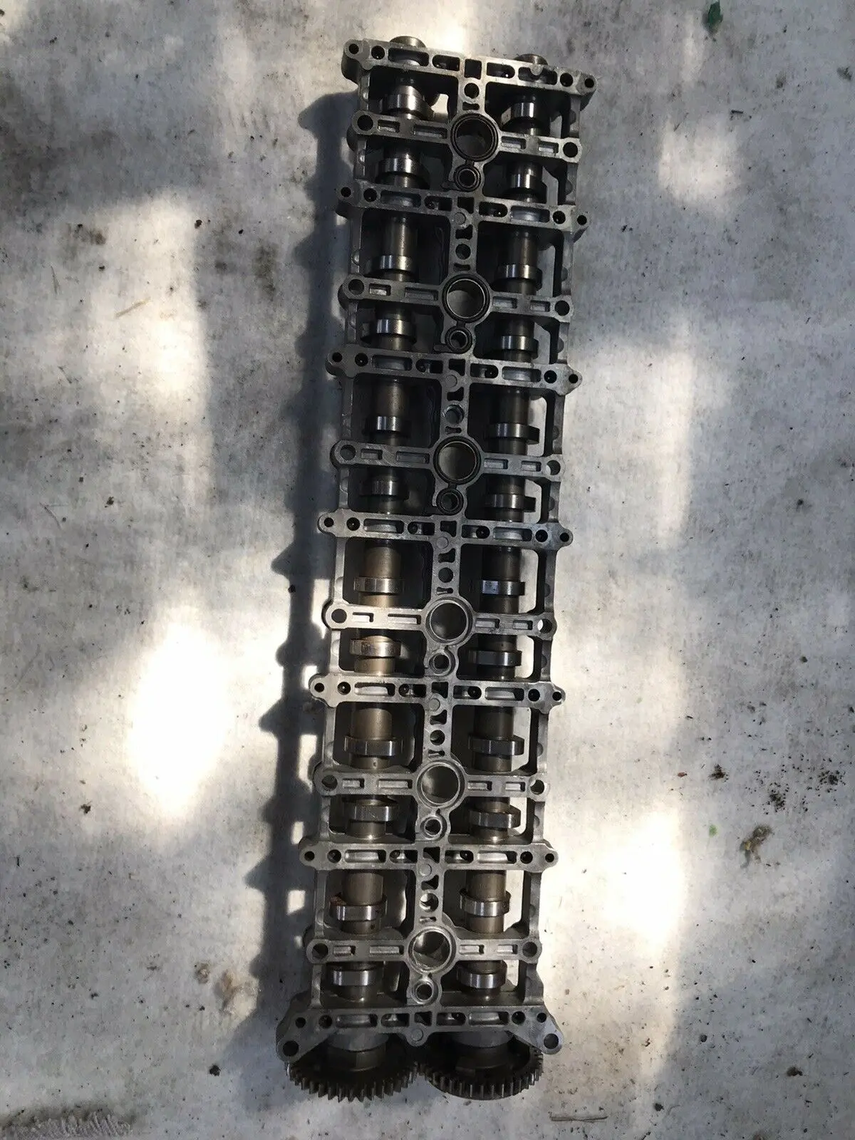 Bmw N57d30b N57d30a Camshaft Carrier & Camshafts 7800044 8509120 8509121 1