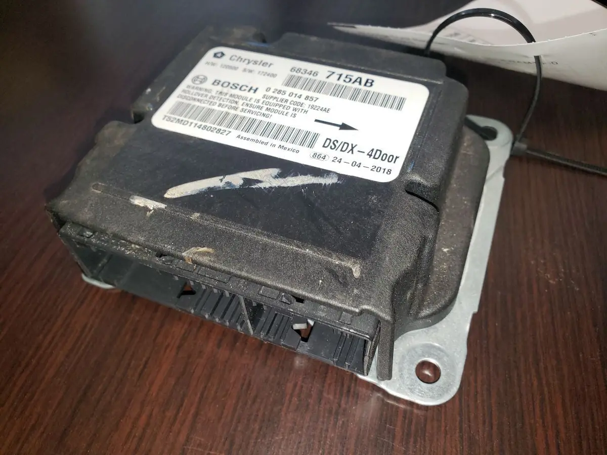 2018 Ram 1500 Safety Restraint Module (Srs). Part Number 68346715Ab 2