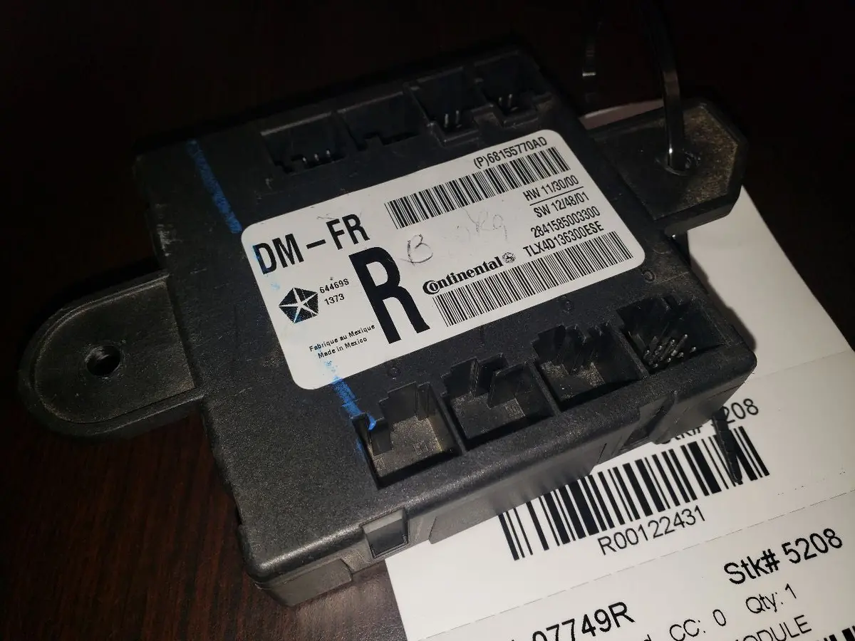 2015 Ram 3500 Passenger Front Door Module. Part Number 68155770Ad 1