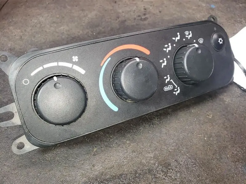 2002 Dodge Ram 1500 Ac & Heater Controls. Part Number 55056247Ad 1