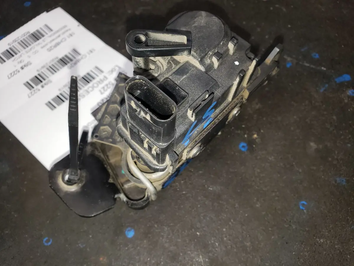2020 Ram 1500 (New Body) Driver Side Tailgate Power Latch. Part Number 68309893A 1