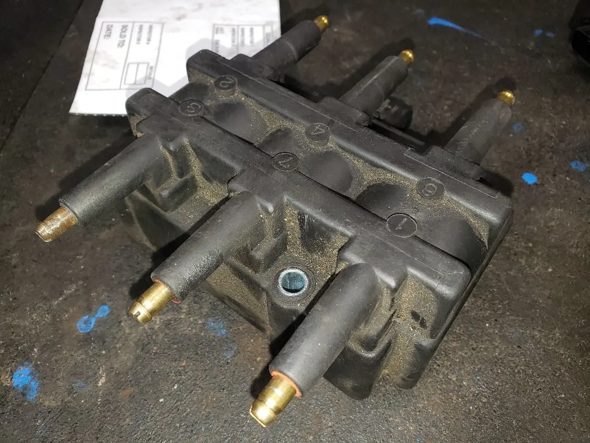 2001 Dodge Ram 3500 6.8L V10 Ignition Coil (6 Pack). Part Number 56029098Ab 1