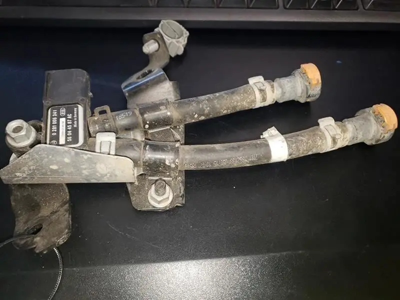 2016 Dodge Ram 1500 Differential Pressure Sensor. Part Number 68229761Ab 1