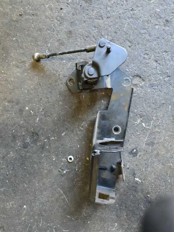 1991 Dodge Ram 250 Diesel Throttle Cable Control Braket. Part Number 53006917 1