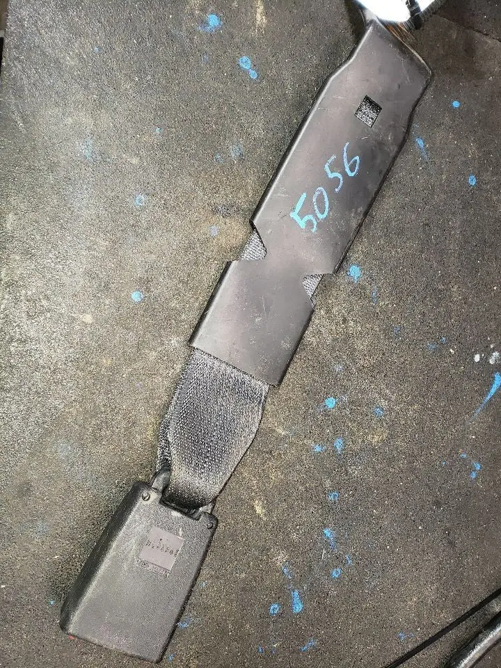 2010 Ram 2500 Dark Gray Rear Inner Seat Belt Buckle. Part Number 5Kq371dvab 2