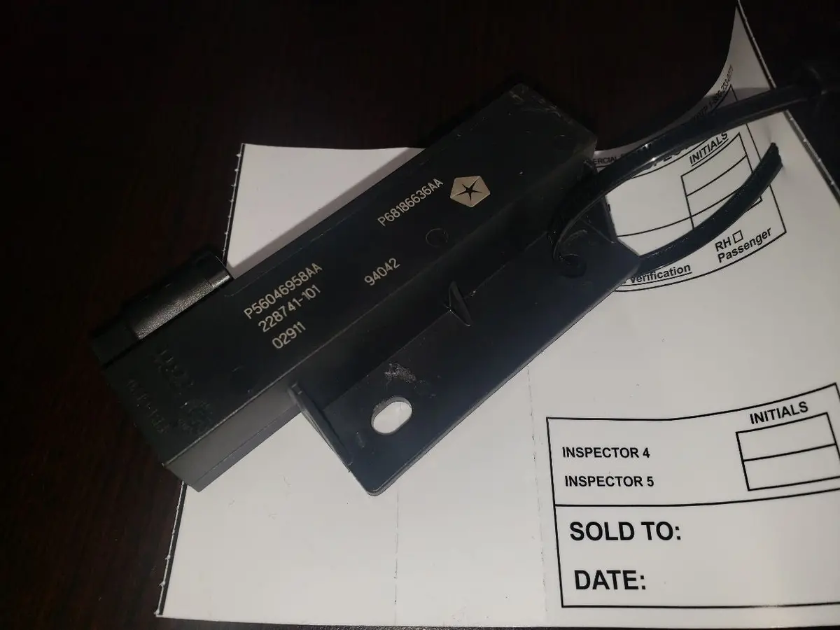 2021 Ram 3500 Passive Entry Antenna. Part Number 56046958Aa 1
