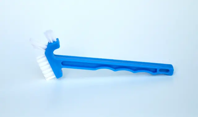 Triple Headed Detail Brush 1